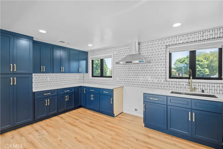 9519 La Reina, Downey, California 90240