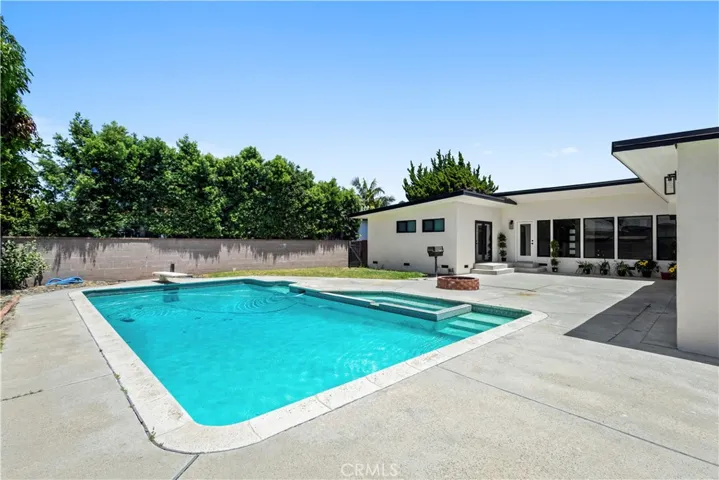 9519 La Reina, Downey, California 90240