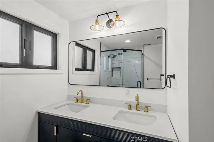 9519 La Reina, Downey, California 90240