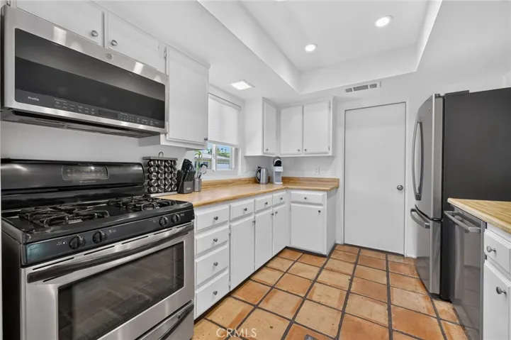 2860 E Ventura Road, Palm Springs, California 92262