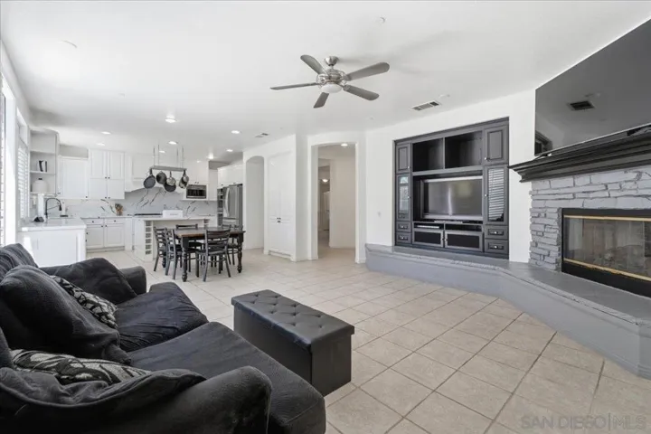 10669 El Caballo, San Diego, California 92127