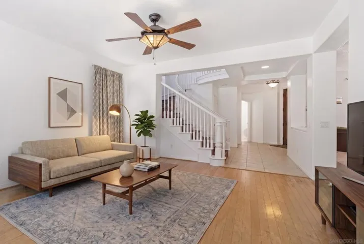 https://zimg.paragon.ice.com/ParagonImages/Property/PA/SDMLS/260014820/35/533/400/ac9bdf8f26986c384daad1aa1c4cc8b5/3/10ae7a933feb88c56c18348662e88654/260014820-c81e1ca8-02cf-42a6-b0d1-32eef8136a79.JPG