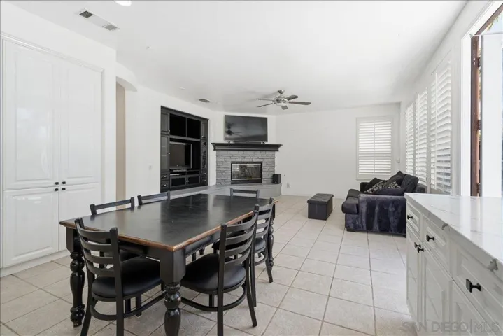 10669 El Caballo, San Diego, California 92127