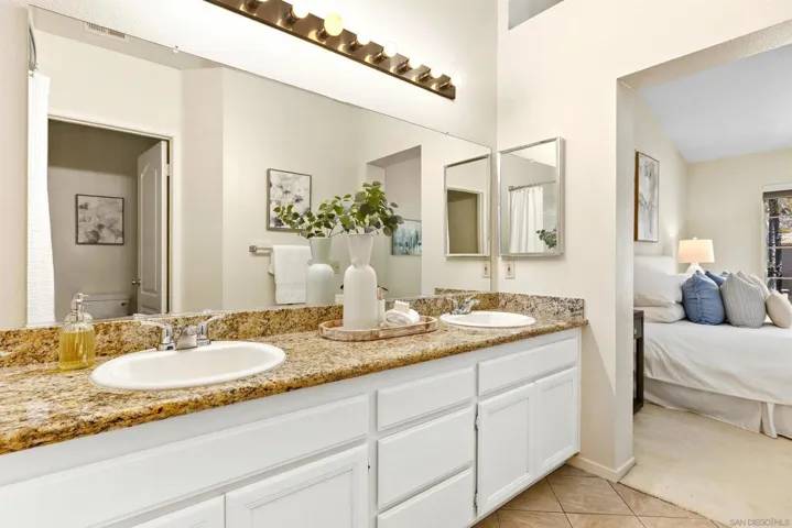 11184 Portobelo, San Diego, California 92124