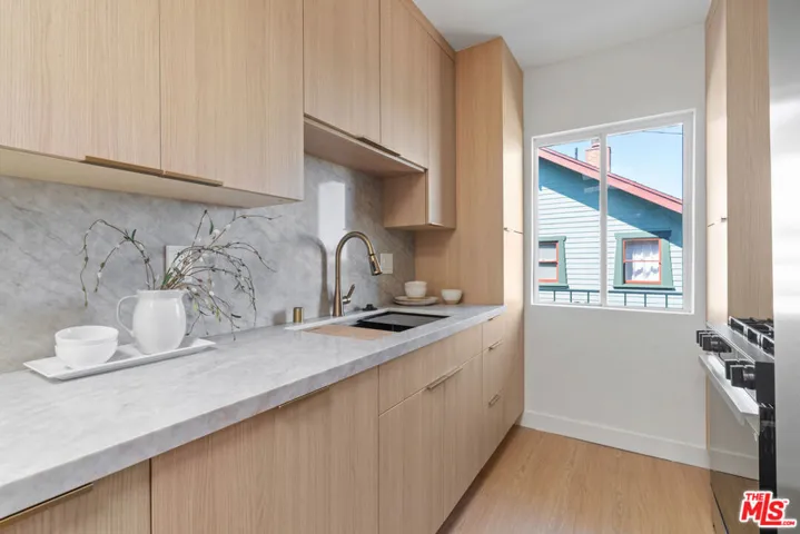 423 Pier Avenue 4, Santa Monica, California 90405