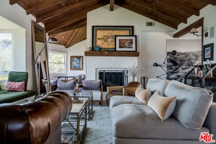 11023 Wrightwood Place, Los Angeles, California 91604