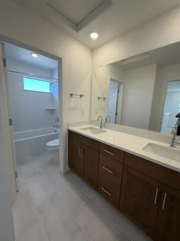 Hallway Full Bath