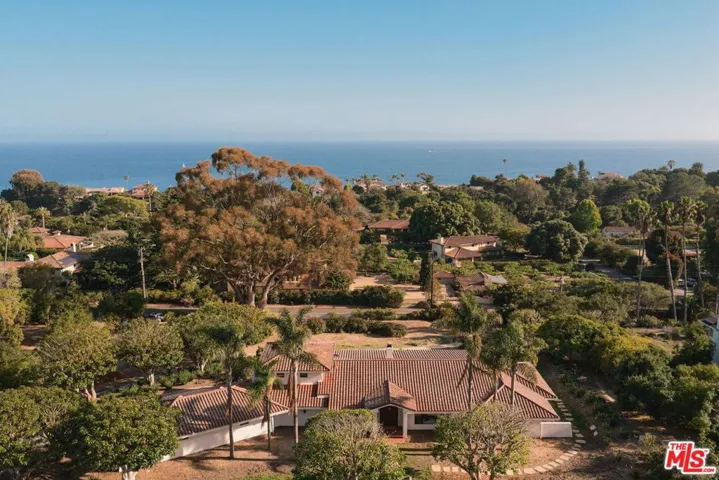 Aerial Toward Ocean