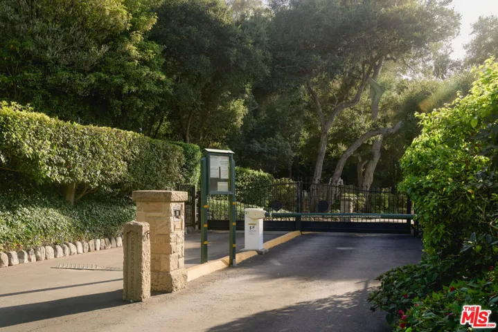 Hope Ranch Beach entry
