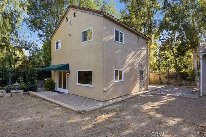 Guest house, two story, 1.200 sq feet, 2 bathrooms