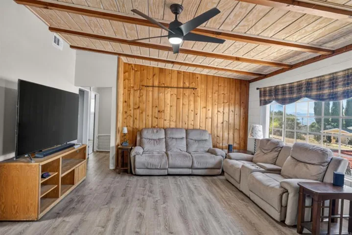 225 North Lane, El Cajon, California 92021