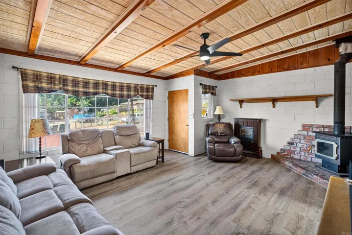 225 North Lane, El Cajon, California 92021