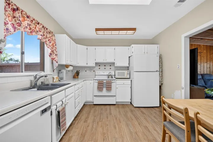 225 North Lane, El Cajon, California 92021