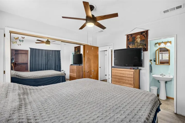 225 North Lane, El Cajon, California 92021