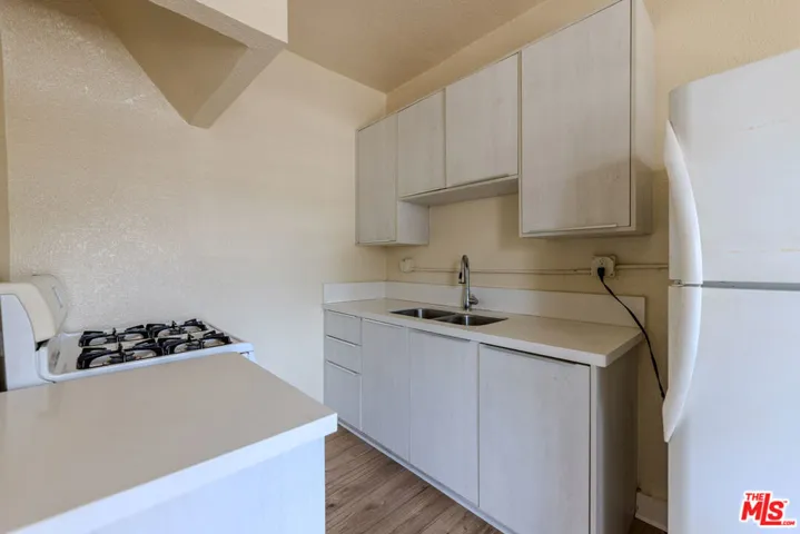 661 Shatto Place 301, Los Angeles, California 90005