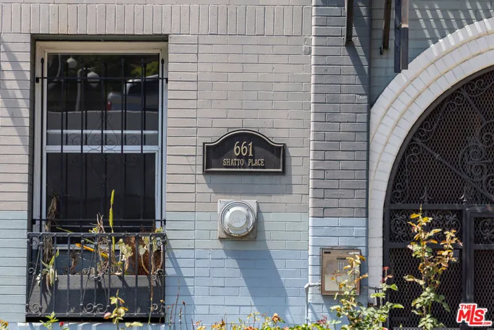 661 Shatto Place 301, Los Angeles, California 90005