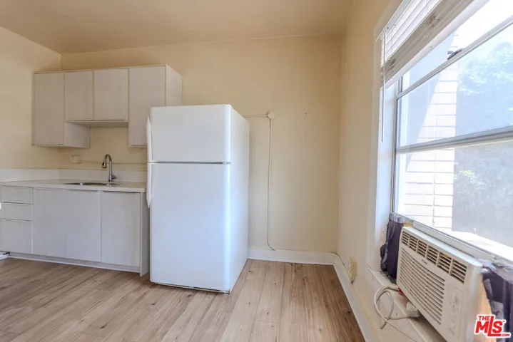 661 Shatto Place 301, Los Angeles, California 90005