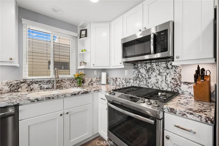 41488 Inverness, Palm Desert, California 92211