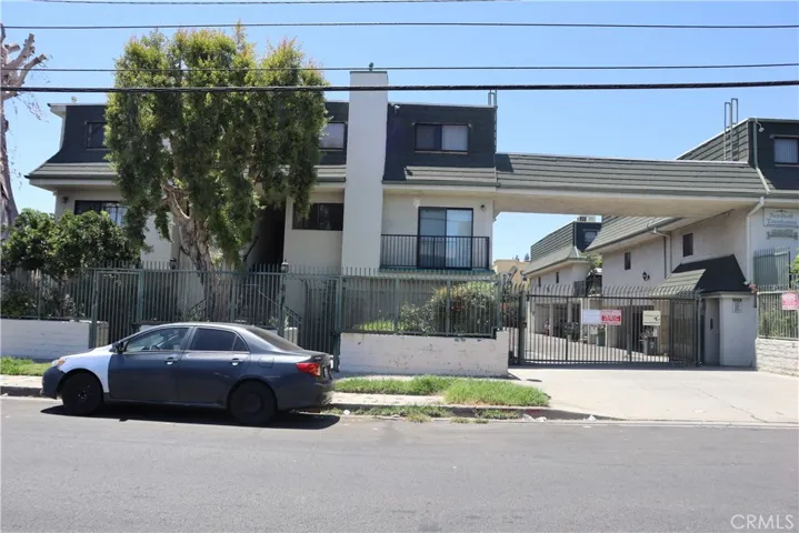 9047 Langdon, Los Angeles, California 91343