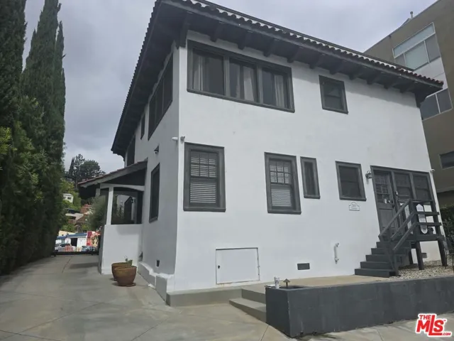 2500 Hyperion Avenue, Silver Lake, California 90027