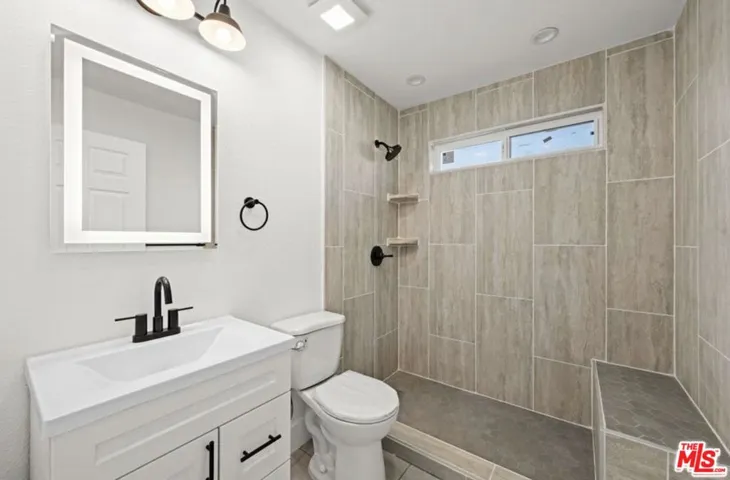 6257 Lindley Avenue, Los Angeles, California 91335