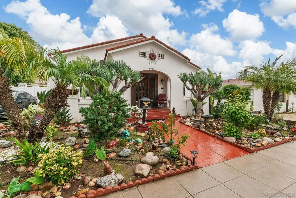 2911 15 Kalmia St