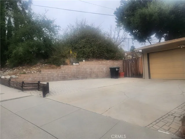 4600 Lauderdale Ave., La Crescenta, California 91212