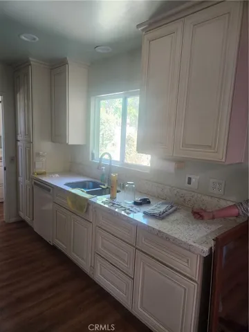 4600 Lauderdale Ave., La Crescenta, California 91212