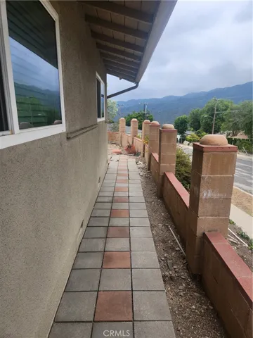4600 Lauderdale Ave., La Crescenta, California 91212