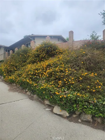 4600 Lauderdale Ave., La Crescenta, California 91212