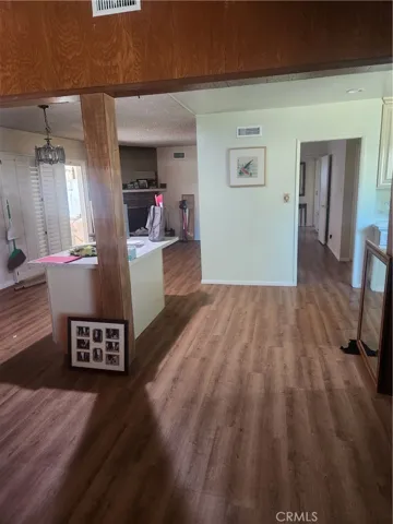 4600 Lauderdale Ave., La Crescenta, California 91212