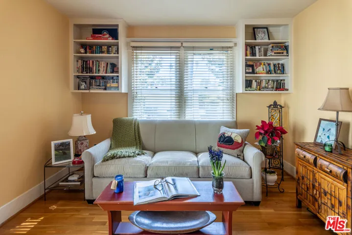 880 Wellesley Avenue, Los Angeles, California 90049