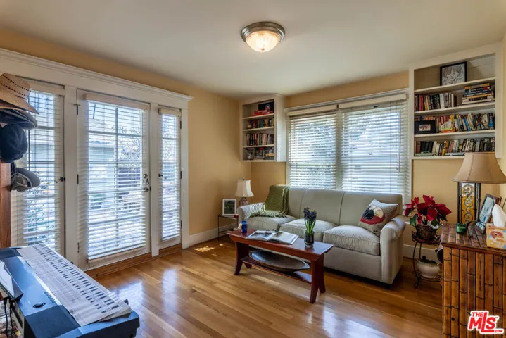 880 Wellesley Avenue, Los Angeles, California 90049