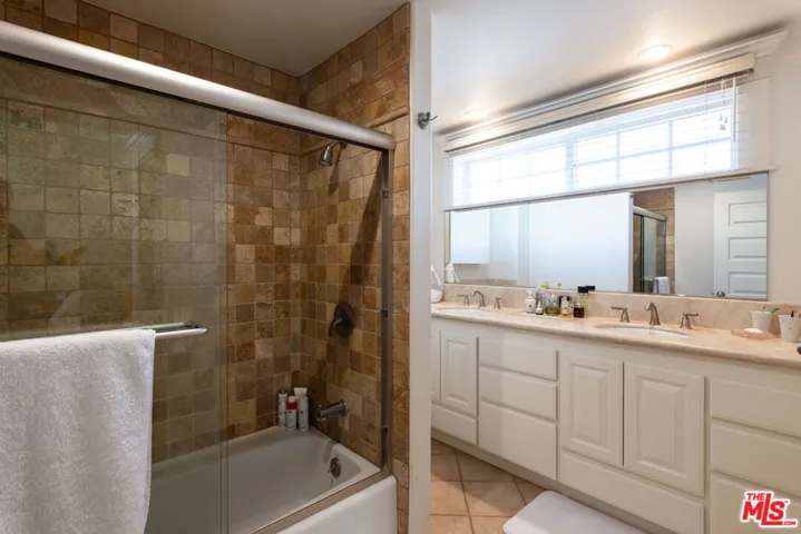 880 Wellesley Avenue, Los Angeles, California 90049