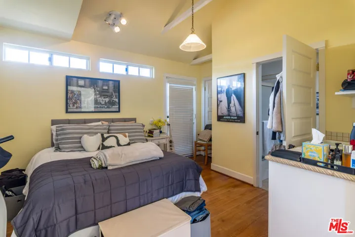 880 Wellesley Avenue, Los Angeles, California 90049