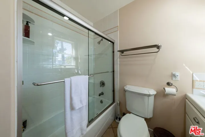 880 Wellesley Avenue, Los Angeles, California 90049