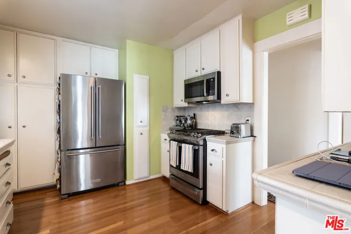 880 Wellesley Avenue, Los Angeles, California 90049