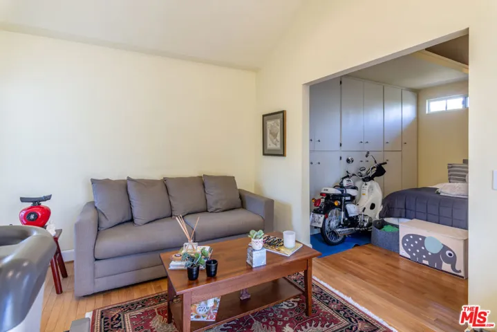 880 Wellesley Avenue, Los Angeles, California 90049