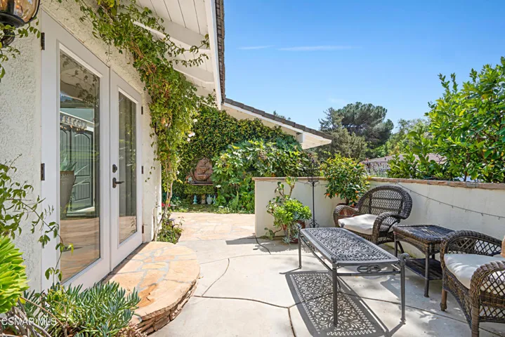 Front Patio with Fountain
