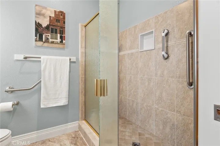 Main Bathroom Shower_13861 Winesap Ct.