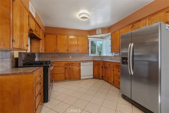 417 E Cornell, Rialto, California 92376