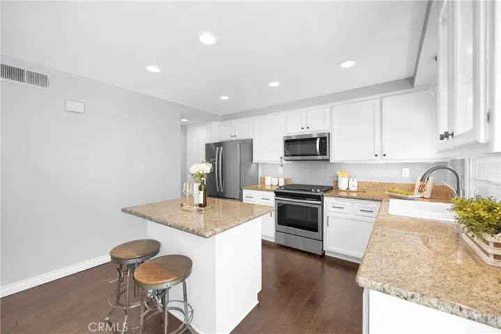 No details were missed in this fully updated kitchen space.