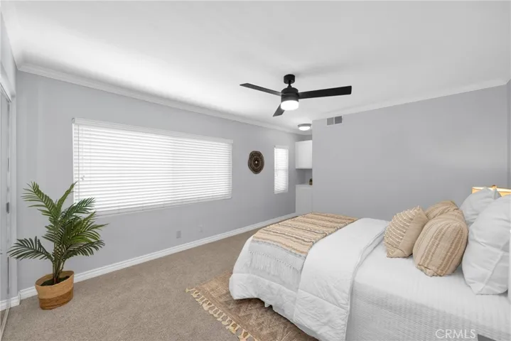 Guest bedroom/office space.