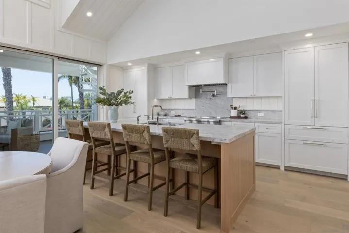 747 Orange Ave 302, Coronado, California 92118