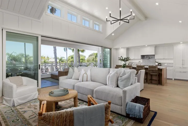 747 Orange Ave 302, Coronado, California 92118