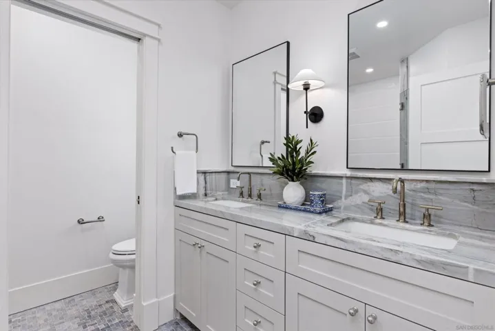 747 Orange Ave 301, Coronado, California 92118