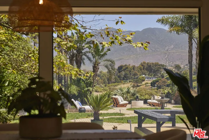 29417 Bluewater Road, Malibu, California 90265