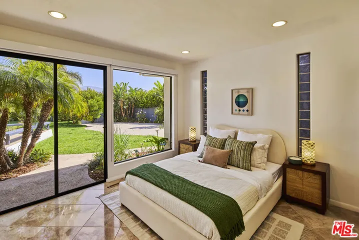 29417 Bluewater Road, Malibu, California 90265