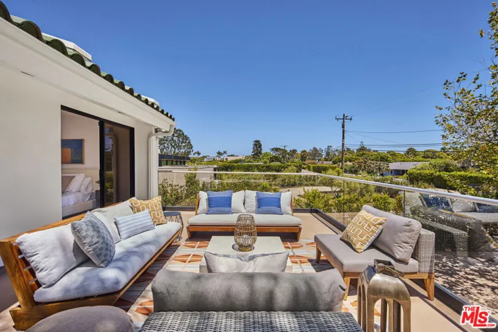 29417 Bluewater Road, Malibu, California 90265
