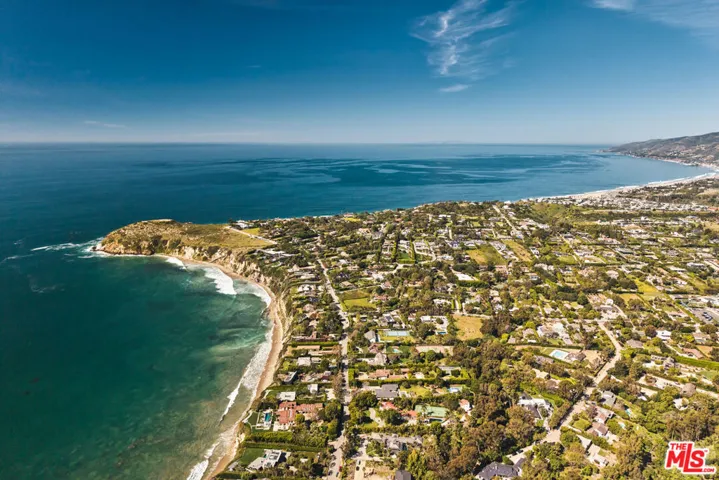 29417 Bluewater Road, Malibu, California 90265